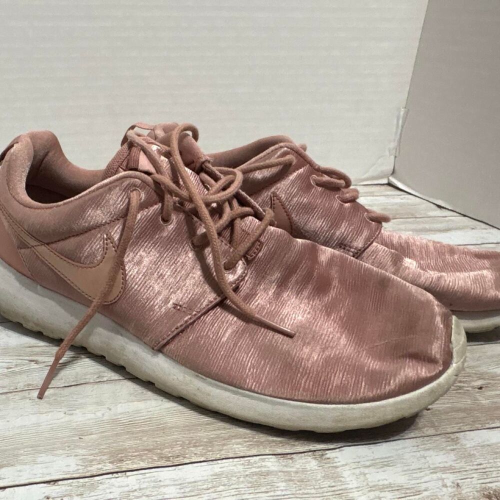 Nike Women's Pink Trainers